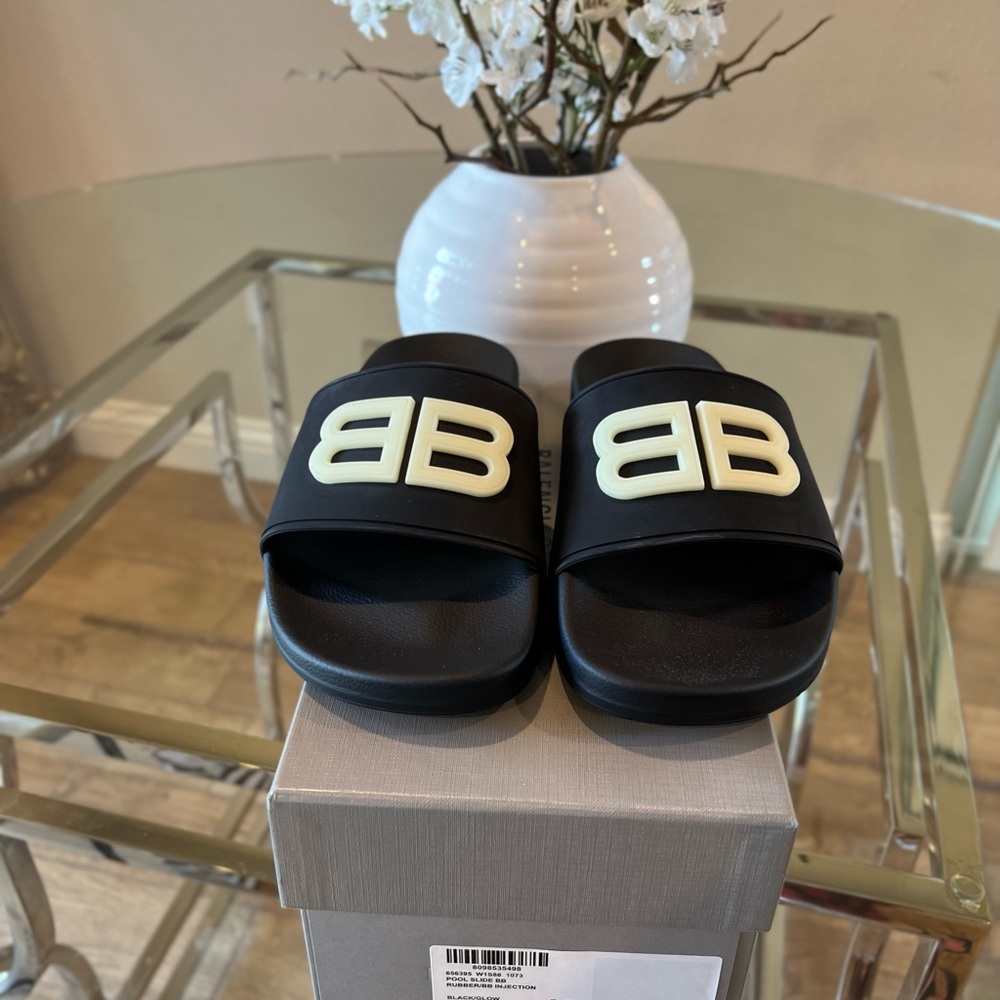 BNIB Balenciaga glow in dark slides